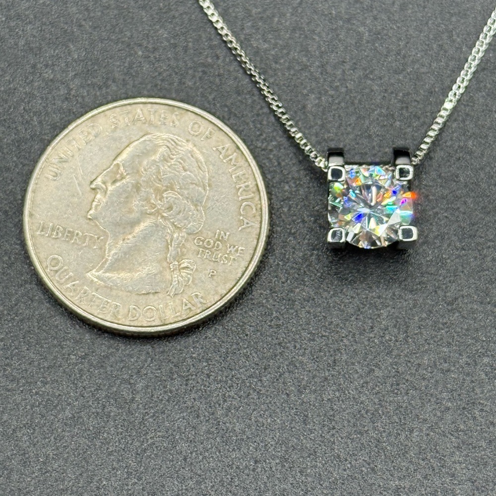 Elegant Sterling Silver Moissanite Pendant Necklace - Picture 3 of 11